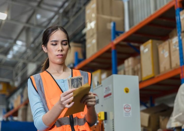 bajar sueldo trabajador