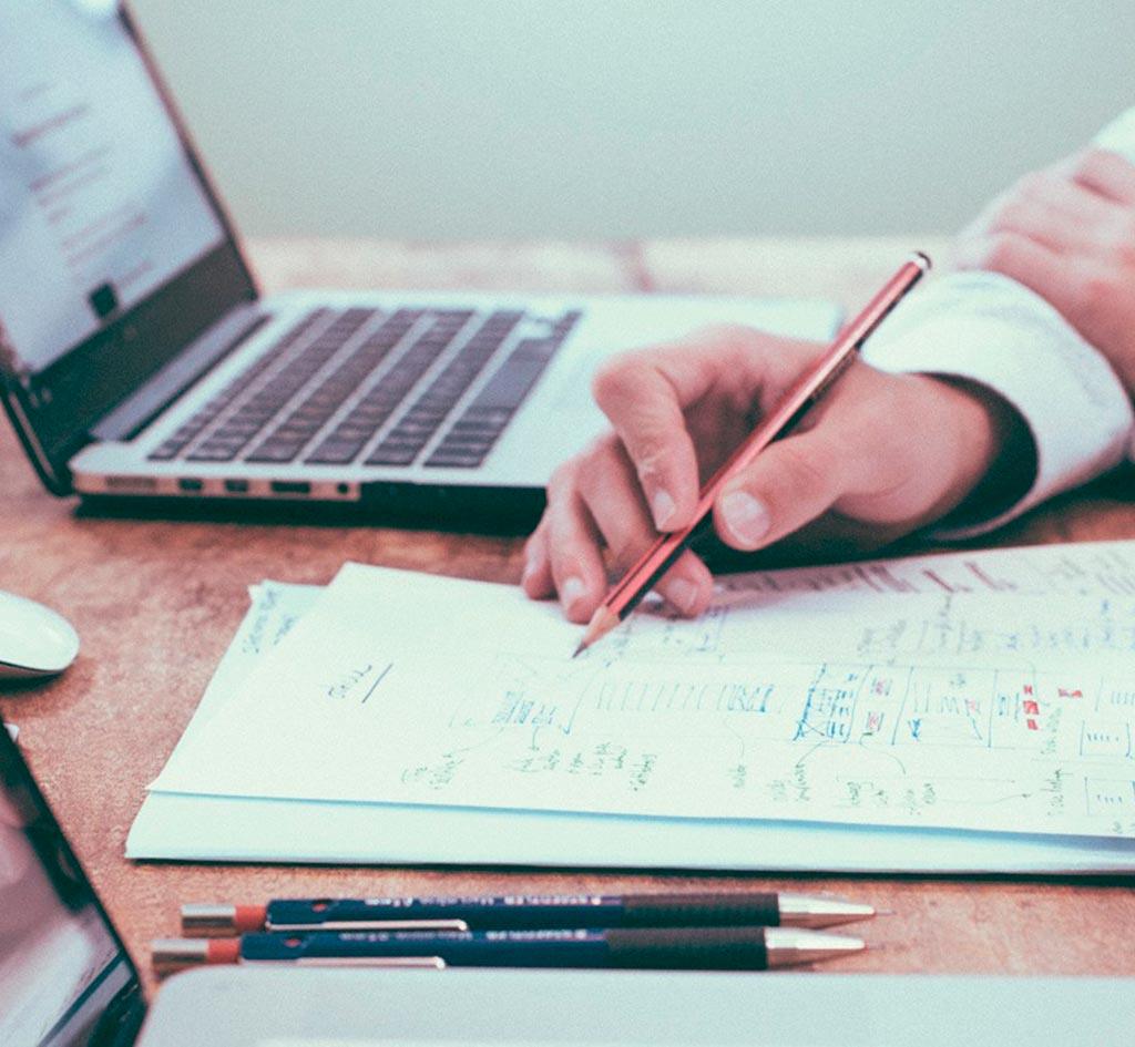 Contratos y condiciones laborales