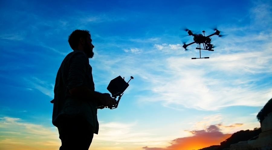 Cinco consejos para hacer volar un dron de forma legal