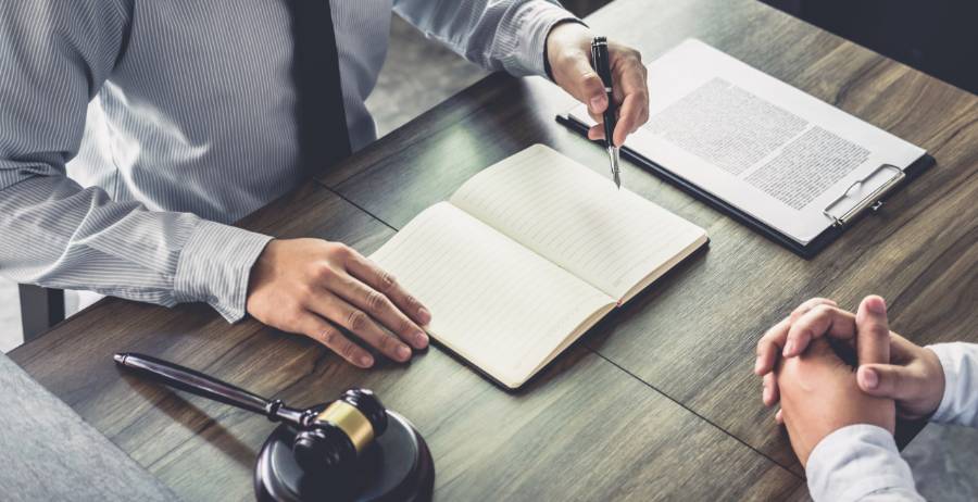 El maltrato psicológico a los padres, castigado con el desposeimiento de la herencia legítima