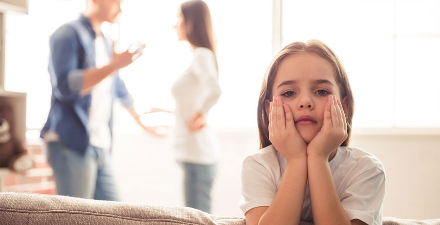 Roces entre parejas separadas en verano por los hijos, ¿cómo abordarlo?